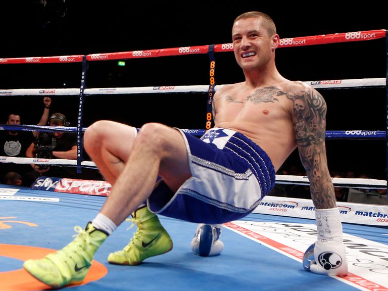 boxing-glasgow-ricky-burns-floored-by-dejan-zlaticanin_3164736.jpg