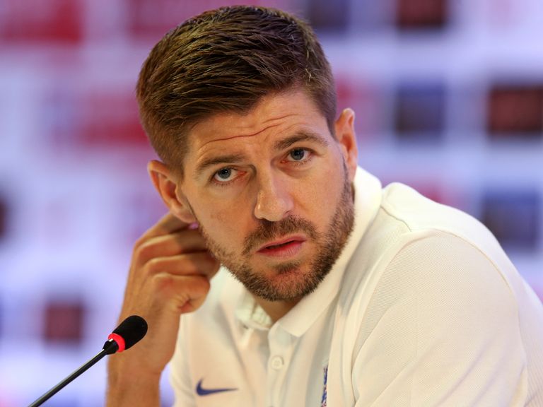 Steven Gerrard: England captain urging Harry Redknapp to name and shame players