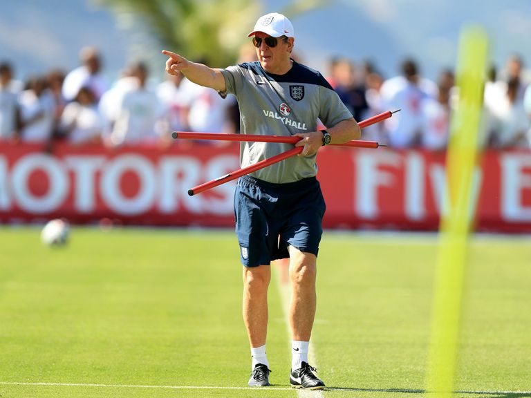 Roy Hodgson oversees England training in Rio