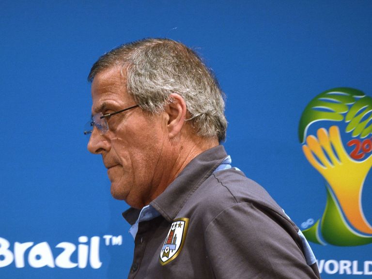 Oscar Tabarez leaves Friday's press conference
