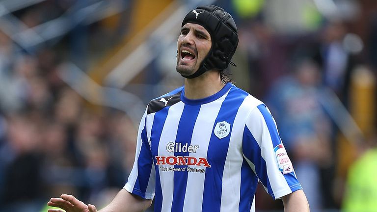 Miguel Llera: Handed Scunthorpe deal