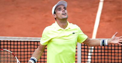 Agut seals Stuttgart crown