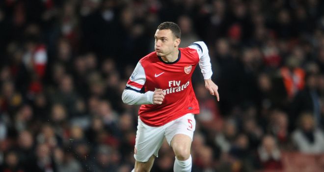 Thomas Vermaelen: Arsenal defender will not join Manchester United