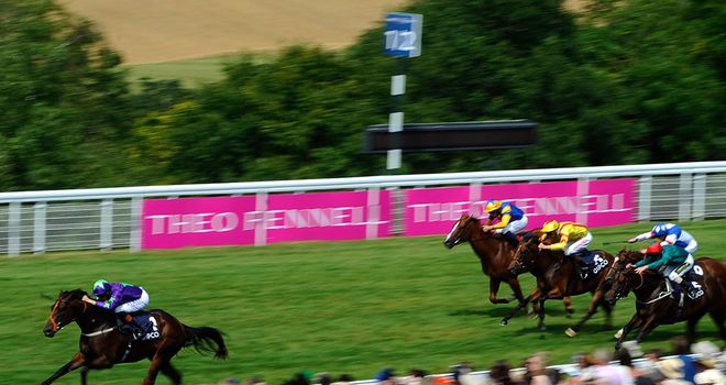 Ivawood streaks clear under Richard Hughes to win in fine style