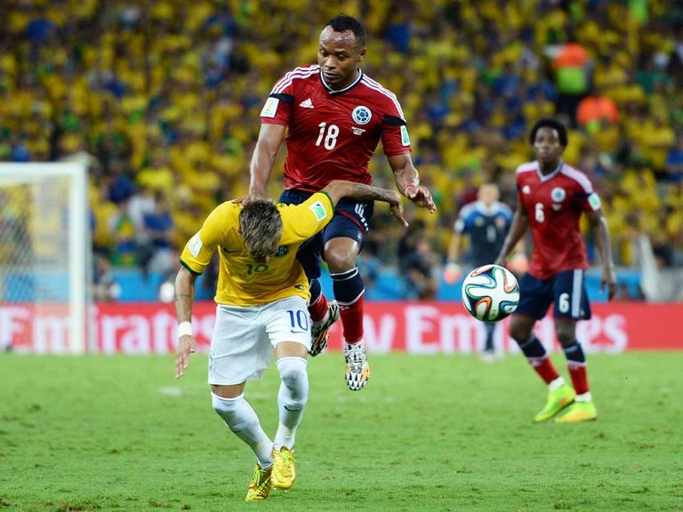 This challenge by Zuinga ended Neymar's World Cup
