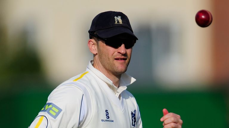 Jim Troughton captained Warwickshire to the Division One title