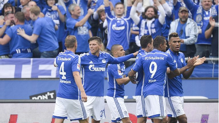 Schalke celebrate Klaas-Jan Huntelaar's opener