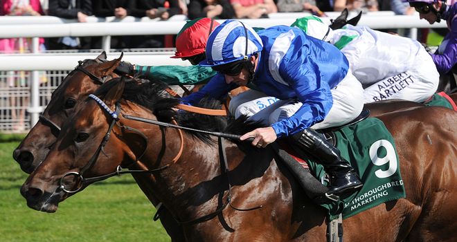 Muhaarar and Paul Hanagan win a thrilling Gimcrack by the narrowest of margins.