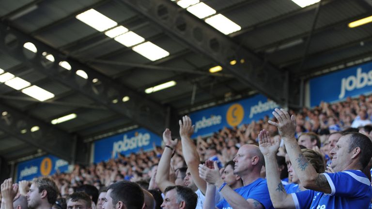 football-portsmouth-fans-supporters_3219230.jpg