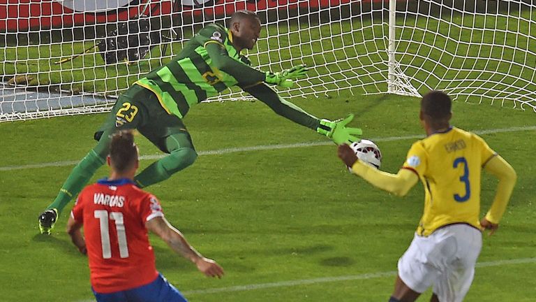 Eduardo Vargas seals the 2-0 win for Chile