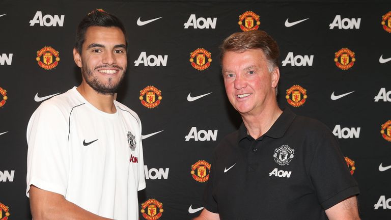 Sergio Romero (left) has signed a three-year deal at Manchester United