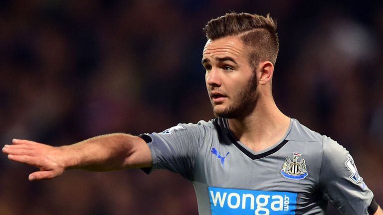 soccer-newcastle-adam-armstrong_3334869.jpg