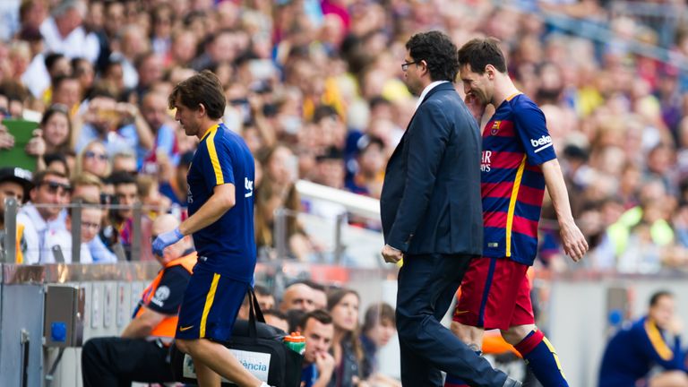 Messi is substituted after trying to play on