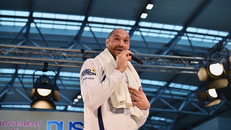 Tyson Fury says he will sing if he beats Wladimir Klitschko on Saturday