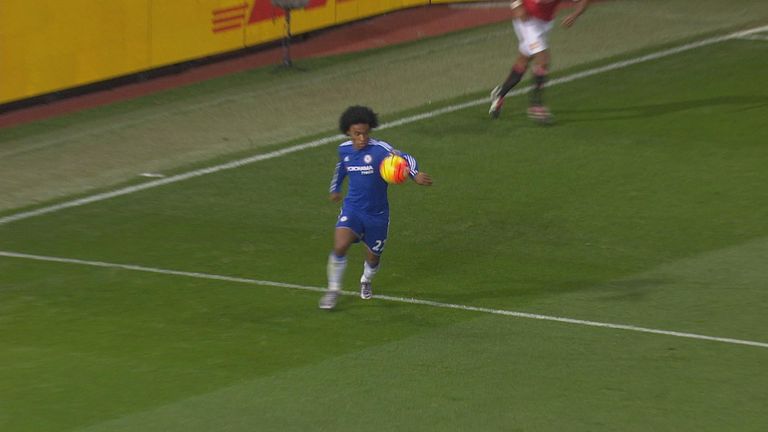 Chelsea were lucky not to concede a penalty after Willian appeared to handle inside the penalty area