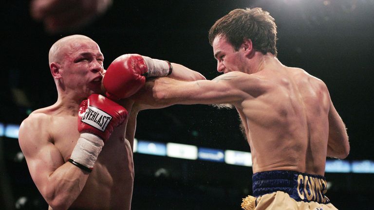 Mitchell fought out a classic with Carl Johanneson (left)