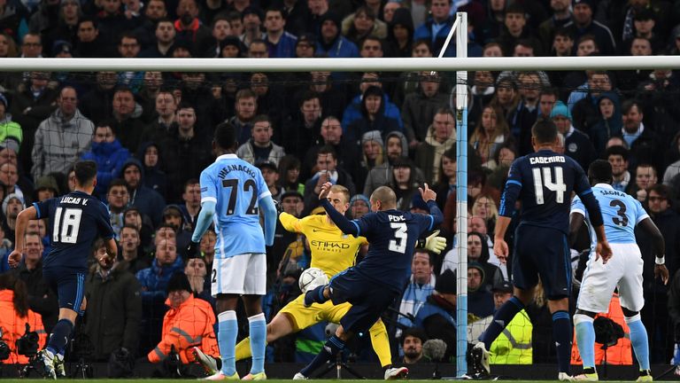 Joe Hart makes a great save to deny Pepe late on at the Etihad