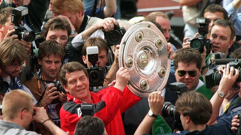 Otto Rehhagel collects the Bundesliga title after Kaiserslautern's victory