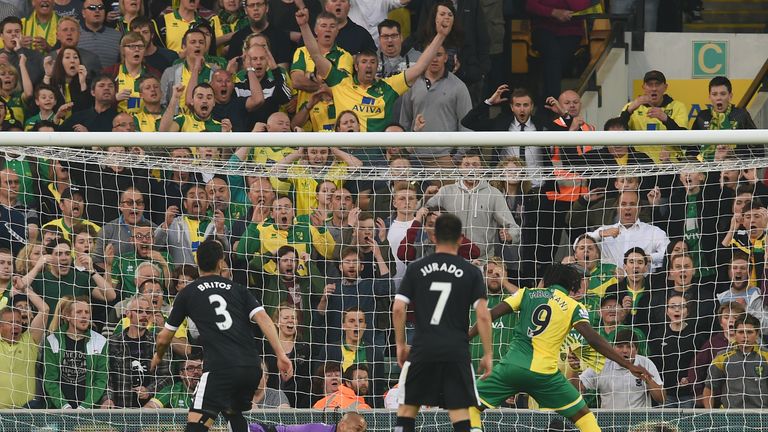 Dieumerci Mbokani scores for Norwich