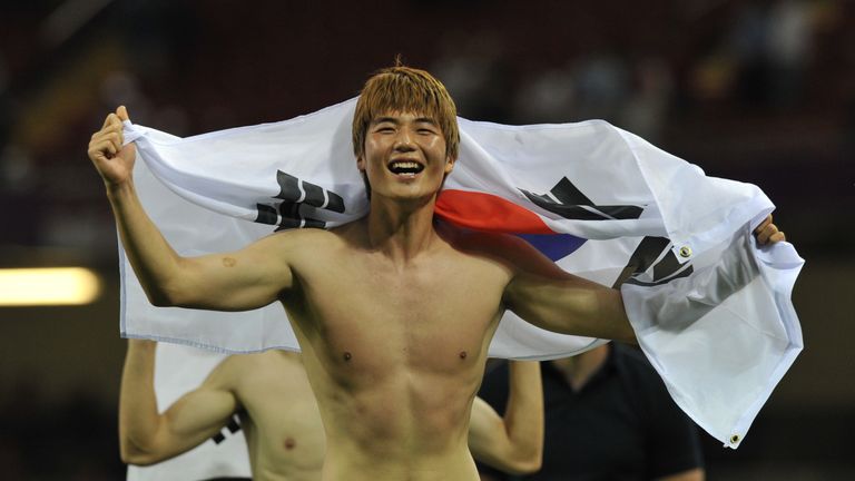Swansea midfielder Ki Sung-yueng must serve four weeks military duty in South Korea