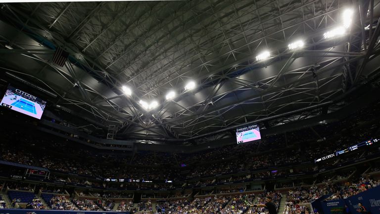 nadal-seppi-roof-us-open_3776606.jpg