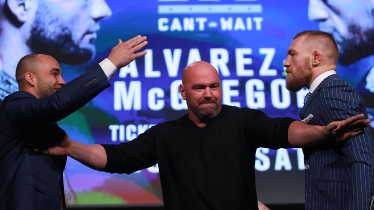 Dana White separates McGregor and Eddie Alvarez at the UFC 205 press conference