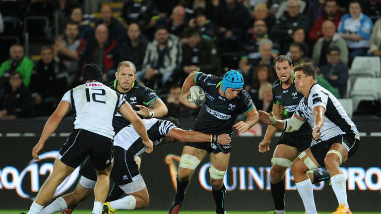 Justin Tipuric looks to attack for the Ospreys