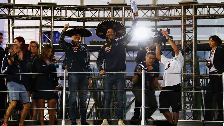skysports-f1-podium-ceremony-ricciardo_3821098.jpg?20161031092652