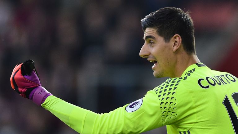 Courtois says he wants to win the Premier League title with Chelsea