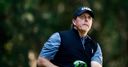 Lefty changes caddie mid-round