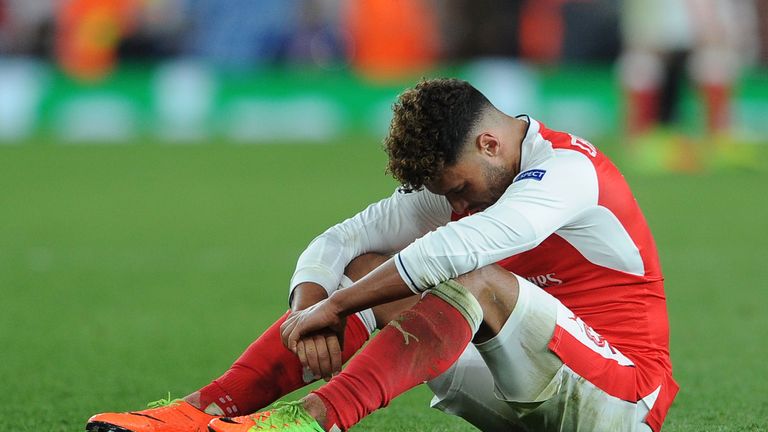 Alex Oxlade-Chamberlain will have a late fitness test for the clash