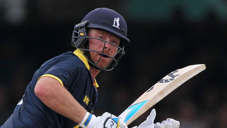 Ian Bell hit a hundred but it could prevent Warwickshire from another defeat