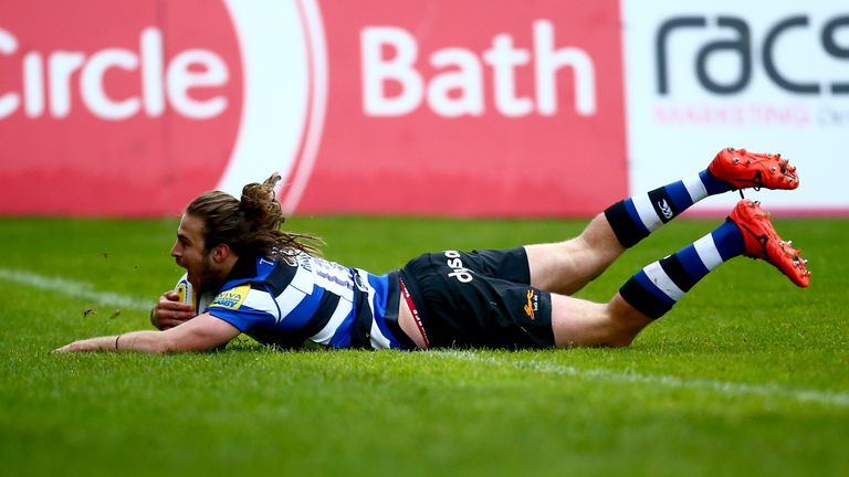 Max Clark scores Bath's third try
