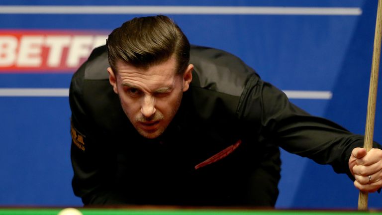 Mark Selby strolled to a 13-3 success against Hong Kong's Marco Fu