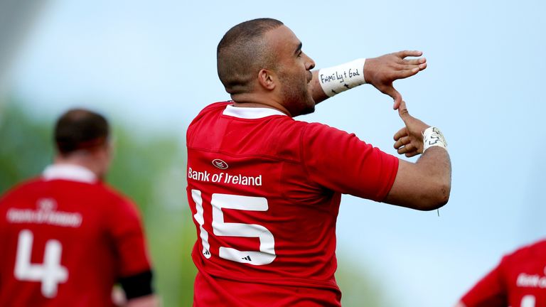 Simon Zebo celebrates scoring the decisive try in front of 18,332 at Thomond Park