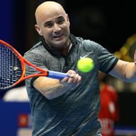 Agassi 'available' to Djokovic