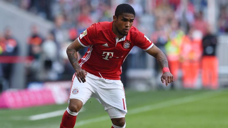 Bayern Munich forward Douglas Costa will shortly complete his switch to Juventus