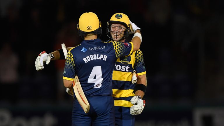 Colin Ingram took his six tally for the season to 30 as Glamorgan eased home with 6.2 overs to spare
