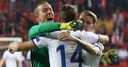Qualifiers: Iceland edge closer