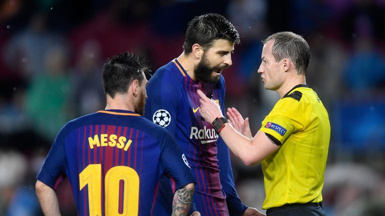 Gerard Pique's handball was instinctive, says Barcelona boss Ernesto Valverde Skysports-lionel-messi-pique-gerard-barcelona_4131692