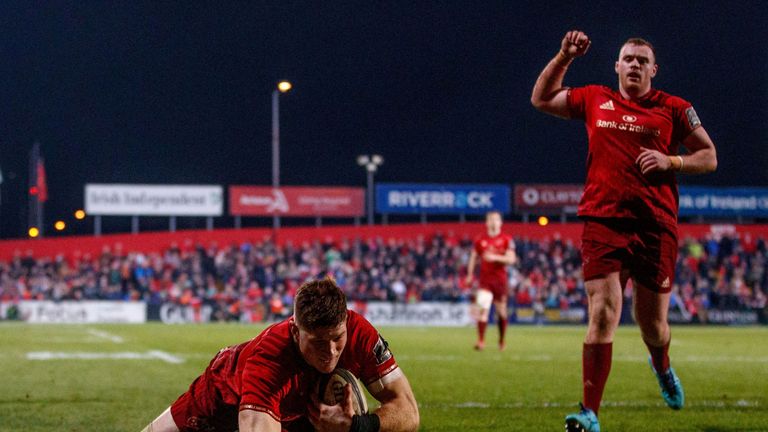 Jack O'Donoghue slides over for Munster's fifth try