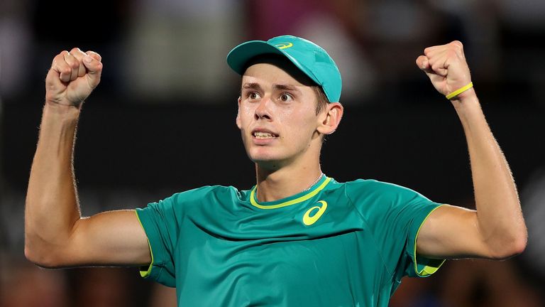 Alex de Minaur celebrates reaching the Sydney final
