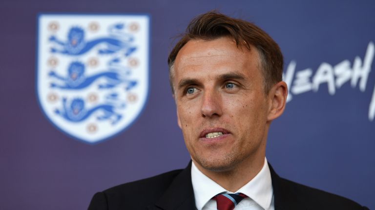 Neville's England side face France, Germany and the United States in the SheBelieves Cup [스카이 스포츠] 필 네빌, "모이스와 퍼거슨도 좋지만, 포체티노를 닮고 싶어"