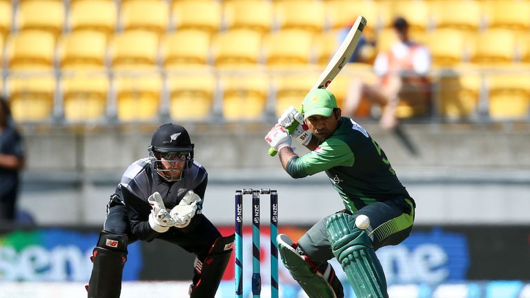 Pakistan wins toss, bats in 2nd T20 vs. New Zealand Pakistan wins toss, bats in 2nd T20 vs. New Zealand