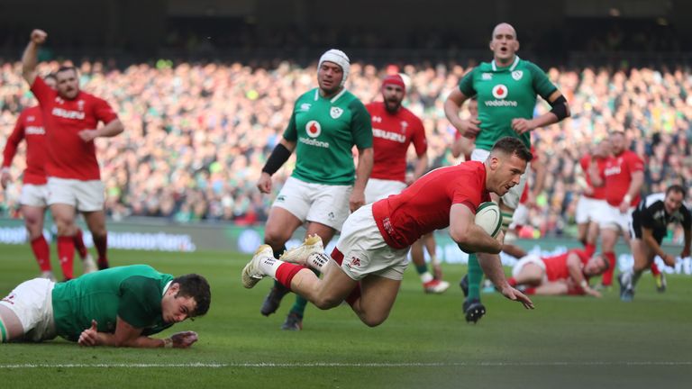 Wales' Gareth Davies scores a try during the Six Nations match