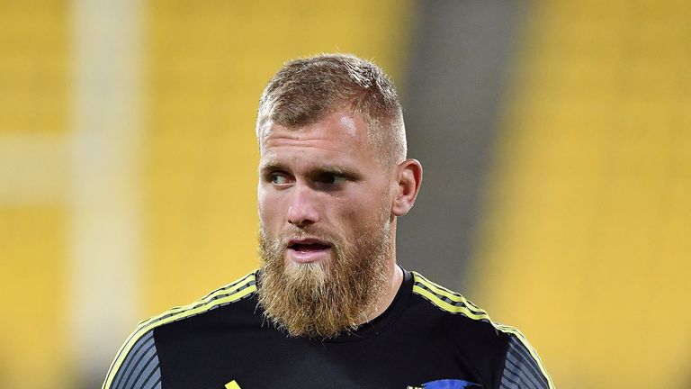 Brad Shields may have to wait for England debut - Steve Tew