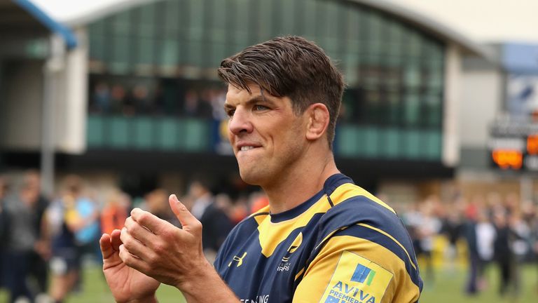 Donnacha O'Callaghan applauds the Sixways crowd after his final appearance