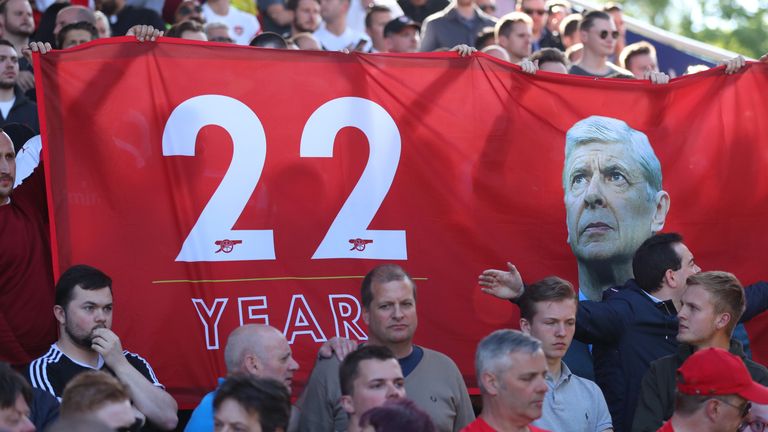 Arsenal fans paid tribute to Wenger at the John Smith's Stadium