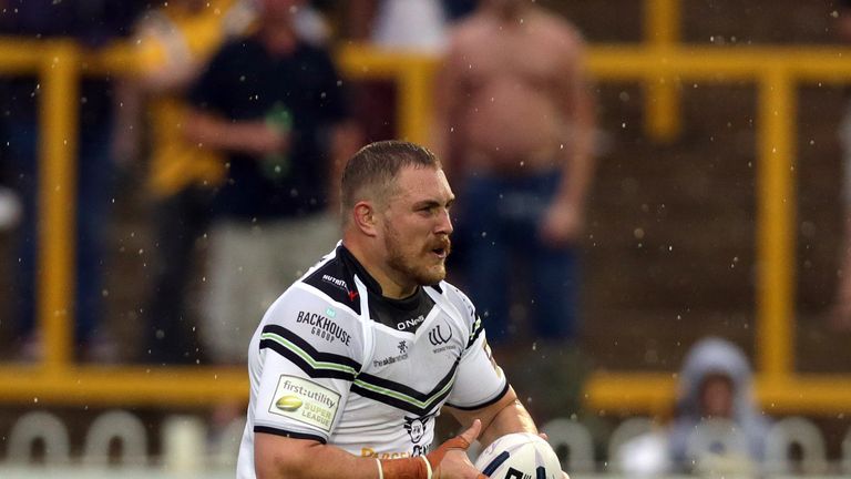 Gil Dudson has extended his stay at Widnes