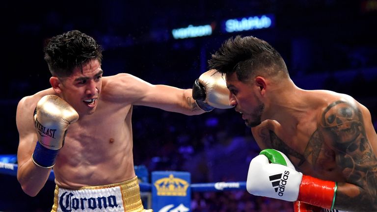 Leo Santa Cruz defeated Abner Mares at the Staples Center in Los Angeles